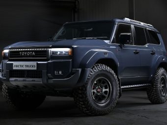 Arctic Trucks Land Cruiser AT37 Adventurer - Master Stance