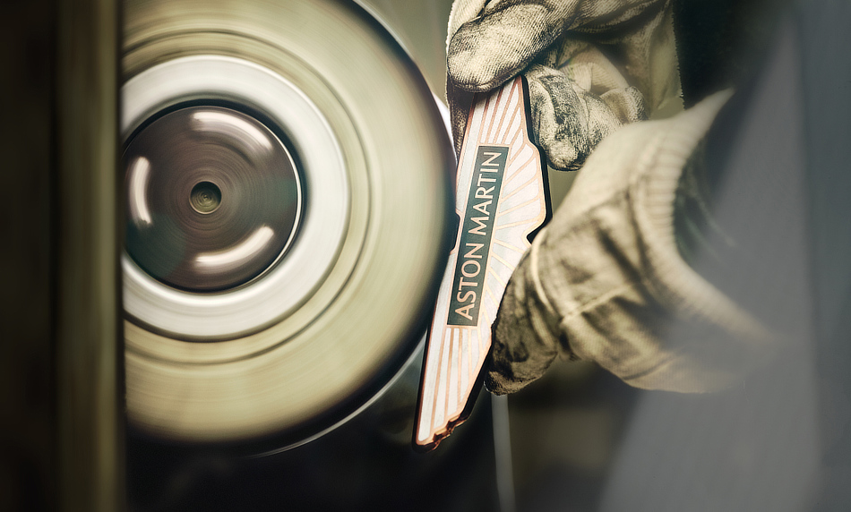 Aston Martin Emblem - Polishing