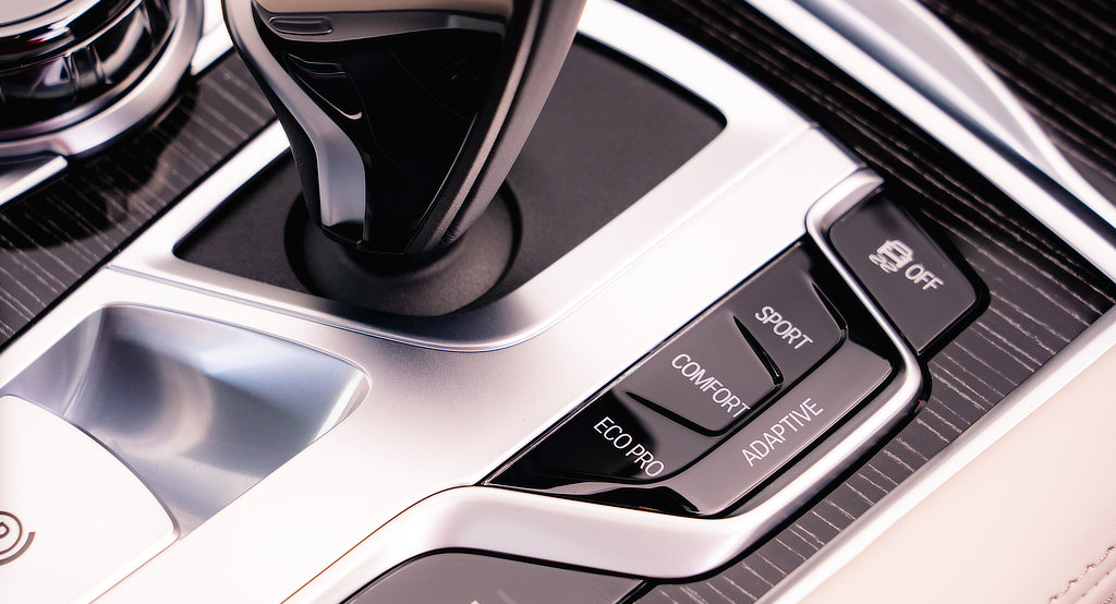 7 Series Review rear drive mode dailycarblog