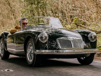 Frontline Cars - MGA Restomod - Master Stance