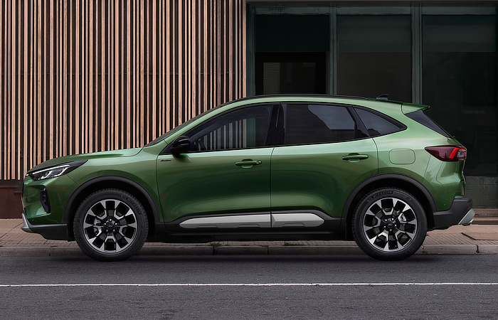 Ford Kuga - Side Stance