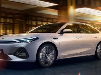 Geely Galaxy A7 - The Camry Killer - Stancing