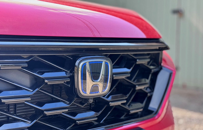 Review - 2025 Honda CRV PHEV - Honda Badge