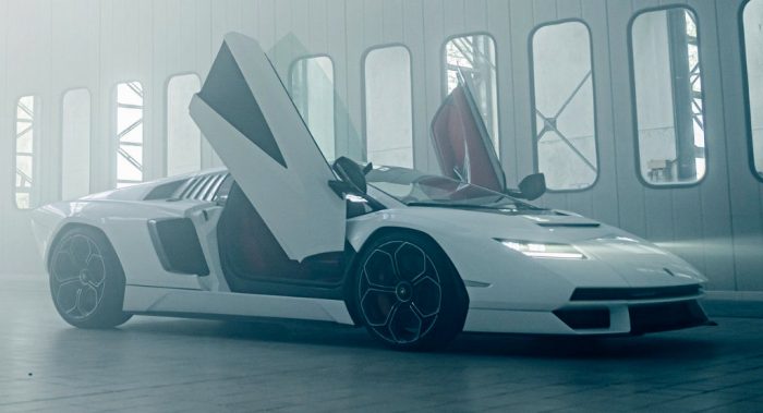 Lamborghini Countach LPI 800-4 - Doors Aloft - dailycarblog