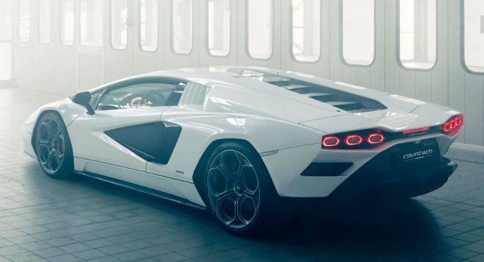 Lamborghini Countach LPI 800-4 - Rear - dailycarblog