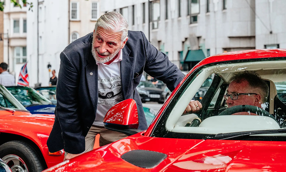 Les Edgar Stars As The TVR Grifter