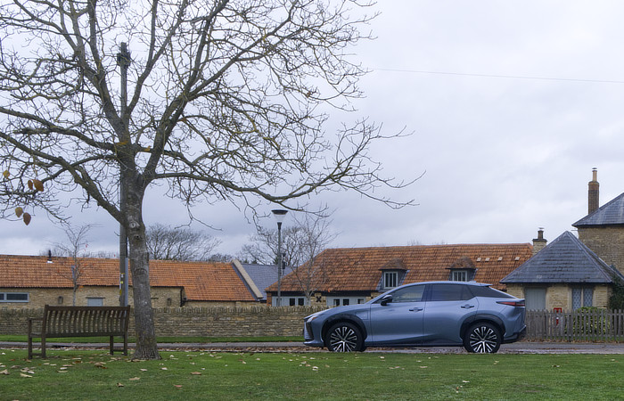 Lexus RZ300e Review - 016