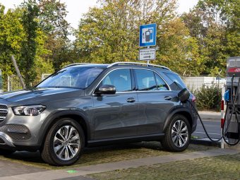 MercedesGLE Plugin Hybrid dailycarblog.com