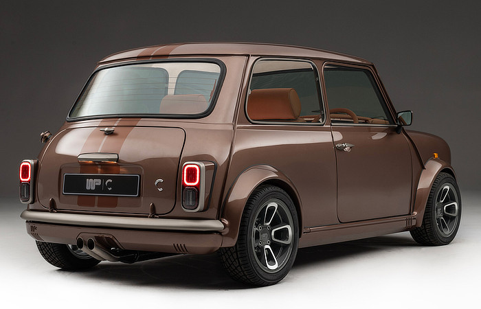 Mini by Callum - The Master Series - Stancing