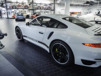 Porsche-911-Turbo-S-GB-Edition-B-Dailycarblog.jpg
