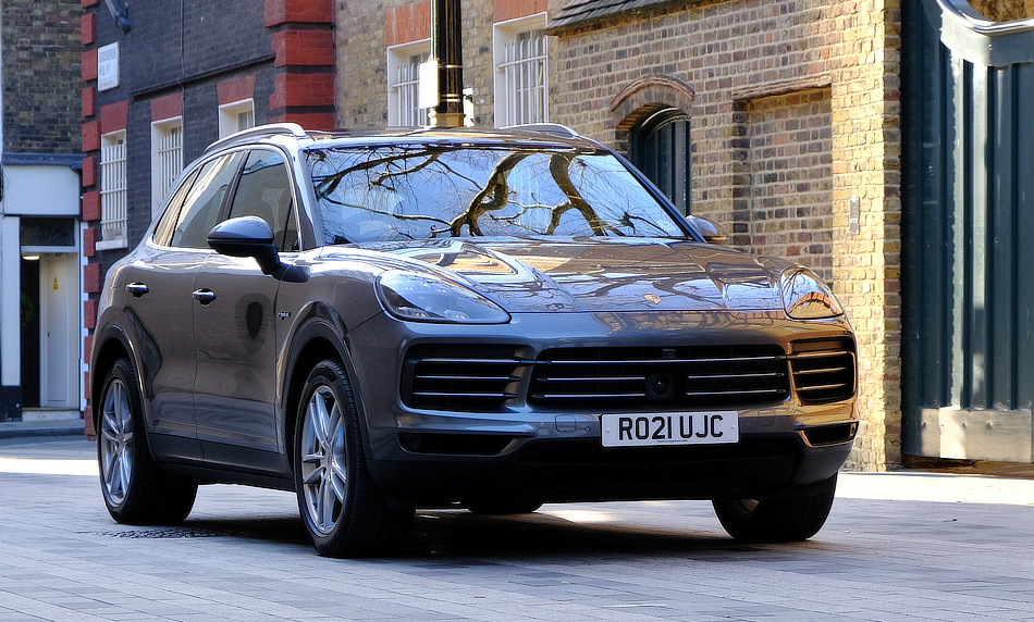 Porsche Cayenne e-Hybrid Review by Daily Car Blog