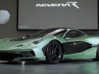 Rimac Nevera R - Studio Stance