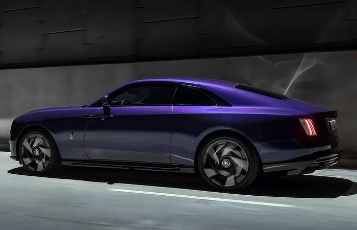 Rolls Royce Spectre - Black Badge - Stancing