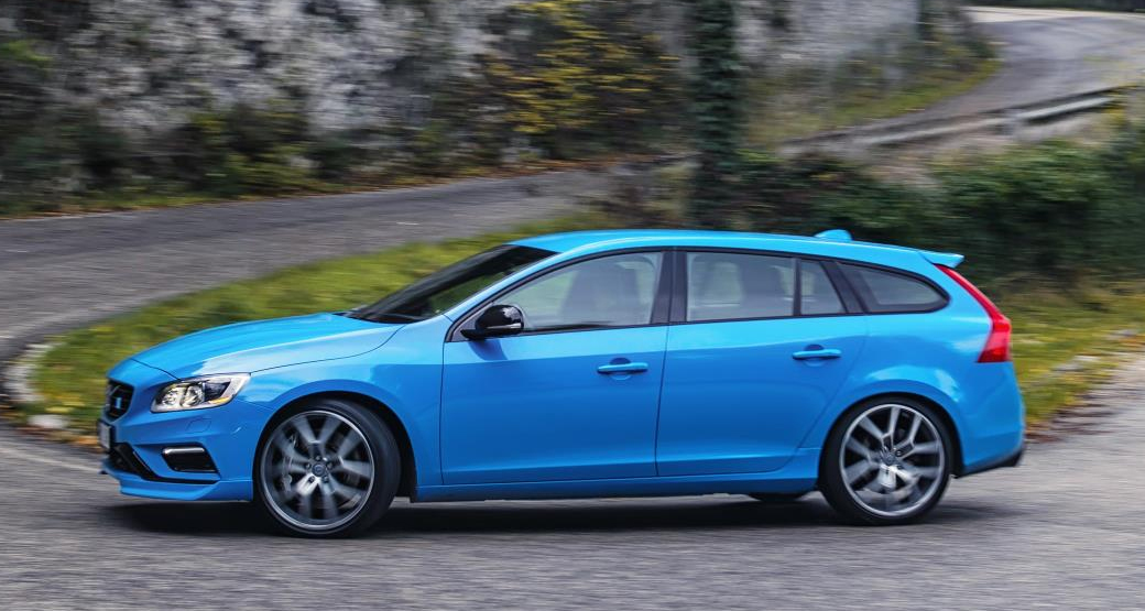 Volvo-V60-Polestar-Edition-Motion