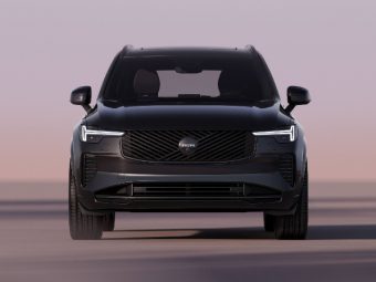 Volvo XC90 Black Edition - Master Stance