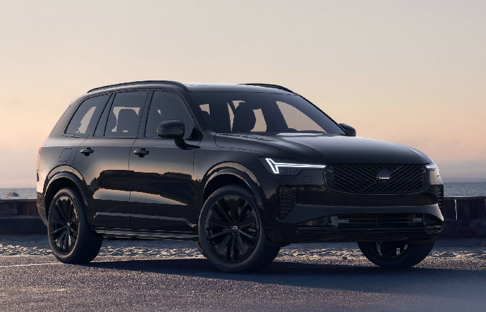 Volvo XC90 Black Edition - Sunset Stance